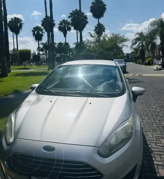 Ford Fiesta Sedan SE usado (2015) color Plata Estelar precio $144,000