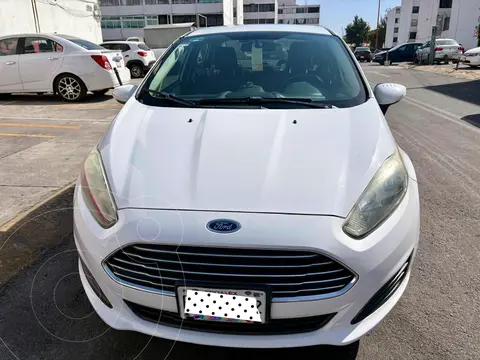 Ford Fiesta Sedan SE Aut usado (2016) color Blanco precio $145,000