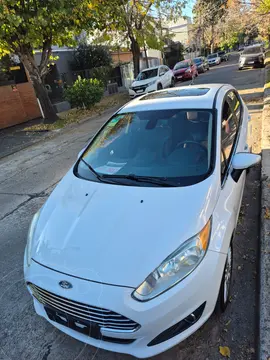 Ford Fiesta  5P Titanium Kinetic Design usado (2017) color Blanco precio $15.000.000