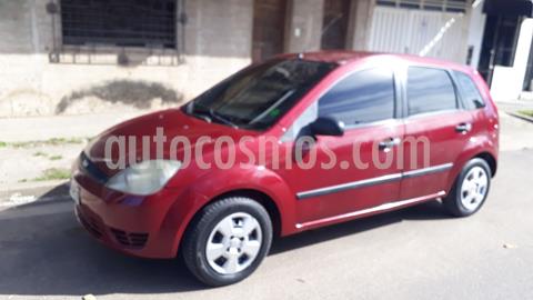 foto Ford Fiesta 5P Ambiente Plus usado (2004) color Rojo precio $480.000