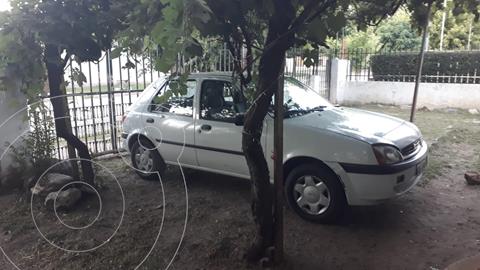 Ford Fiesta 5P CLX 1.6 usado (2000) color Blanco precio $360.000