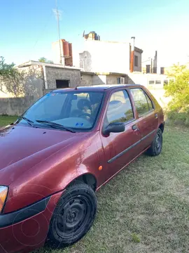Ford Fiesta  5P LX 1.8 DSL usado (2001) color Bordo precio $4.500.000