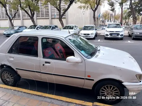 Ford Fiesta  5P CLX 1.8 DSL usado (1995) color Blanco precio $3.000.000