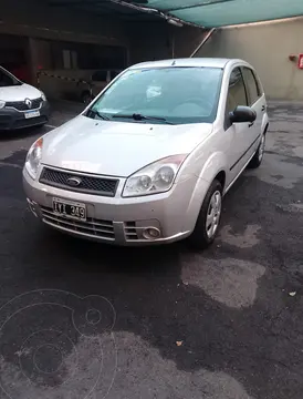 Ford Fiesta  5P Ambiente usado (2010) color Gris precio $10.000.000