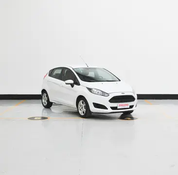 Ford Fiesta  FIESTA  1.6 5P S  PLUS        (KD) usado (2016) color Blanco precio $6.000.000