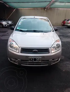Ford Fiesta  5P Ambiente usado (2010) color Gris precio $10.000.000