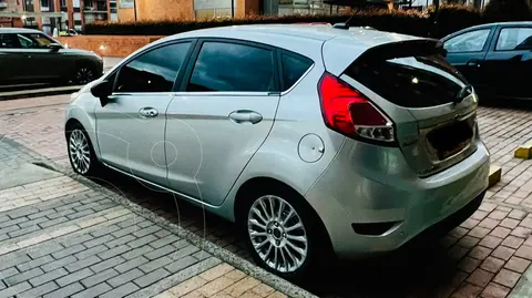 Ford Fiesta Titanium Aut usado (2015) color Plata precio $39.000.000