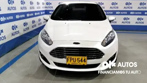 Ford Fiesta Titanium Aut usado (2018) color Blanco Oxford financiado en cuotas(anticipo $5.000.000 cuotas desde $10.800.000)