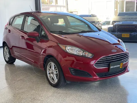 Ford Fiesta SE usado (2017) color Rojo Rubi precio $47.900.000