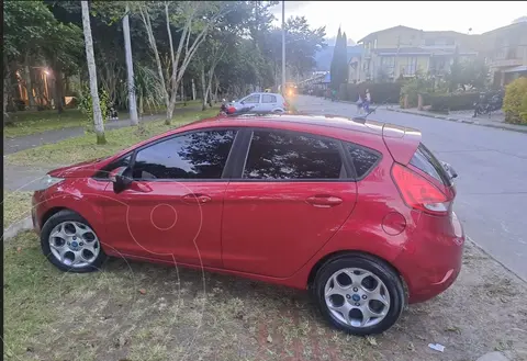 Ford Fiesta 5P usado (2011) color Rojo precio $29.500.000