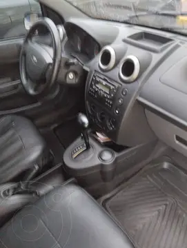 Ford Fiesta Move usado (2011) color Negro precio u$s4.400