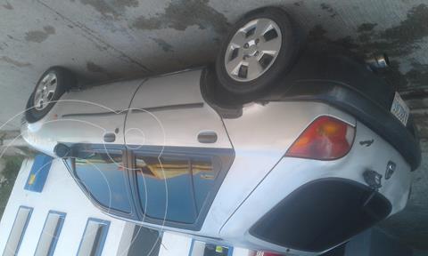 foto Ford Fiesta sedan usado (1999) color Plata precio u$s800