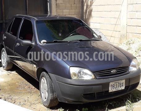 foto Ford Fiesta 1.6L usado (2002) color Azul precio u$s2.500