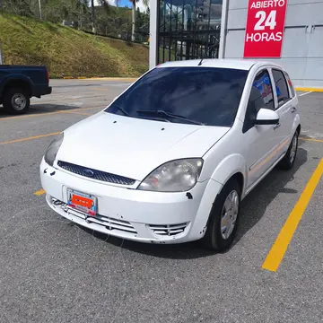 foto Ford Fiesta Power usado (2007) color Blanco precio u$s4.300