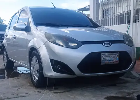 Ford Fiesta Move usado (2013) color Plata Metalico precio u$s6.500