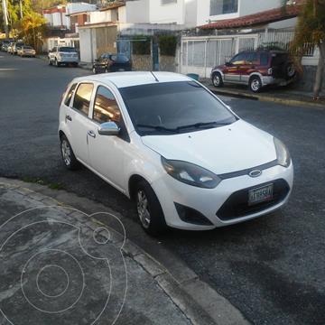 Ford Fiesta Move Aut usado (2012) color Blanco precio u$s3.900