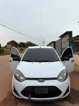 Ford Fiesta Move usado (2013) color Blanco precio u$s10.500