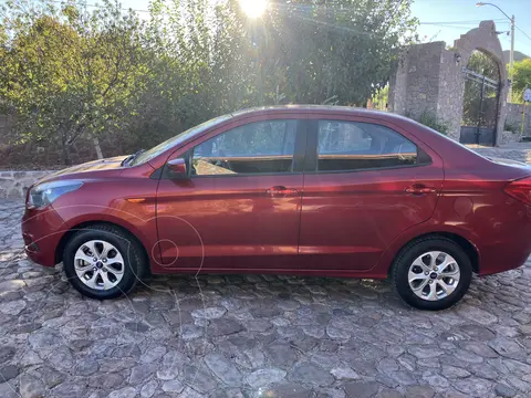 foto Ford Figo Sedán Titanium Aut usado (2018) color Rojo precio $195,000
