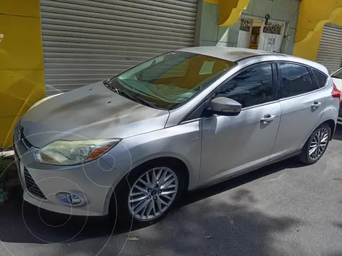 Ford Focus Hatchback SEL Aut usado (2012) color Gris precio $110,000