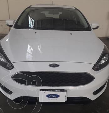 Ford Focus Hatchback SE Aut usado (2015) color Blanco precio $185,000