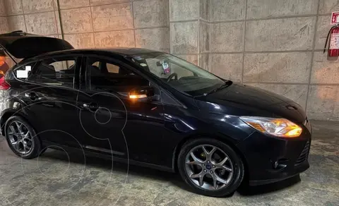 Ford Focus Hatchback SE Aut usado (2013) color Negro precio $100,000