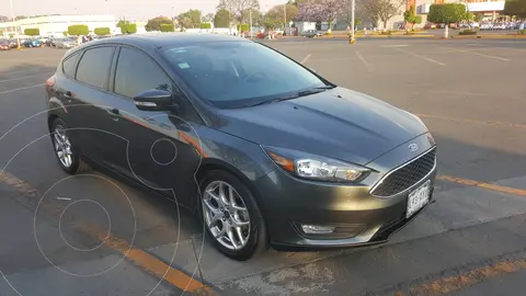 Ford Focus Hatchback SE Luxury usado (2016) color Gris precio $180,000