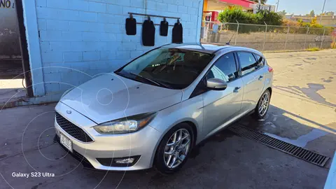 Ford Focus Hatchback SE Appearance Aut usado (2015) color Plata precio $105,000
