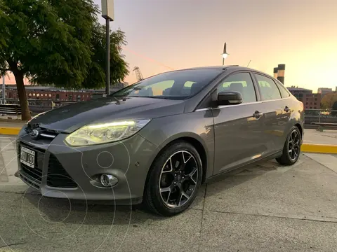 Ford Focus Sedan 2.0L Titanium Aut usado (2014) color Gris Mercurio precio $16.500.000