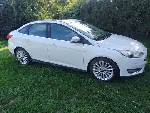 Ford Focus Sedan 2.0L Titanium usado (2017) color Blanco Oxford precio $22.000.000