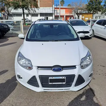 Ford Focus Sedan 2.0L SE Plus Aut usado (2015) color Blanco financiado en cuotas(anticipo $2.006.750 cuotas desde $56.887)