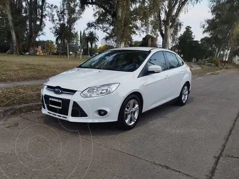 Ford Focus Sedan 1.6L S usado (2014) color Blanco Oxford precio $15.000.000