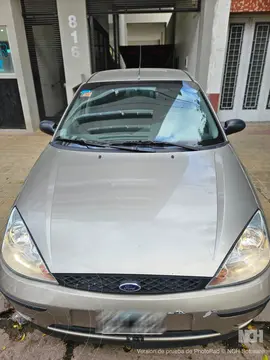 Ford Focus Sedan 1.6L Ambiente usado (2007) color Beige precio $8.000.000