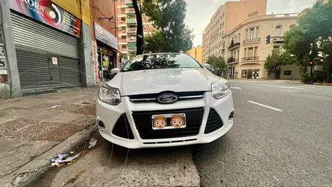 Ford Focus Sedan 2.0L SE usado (2014) color Blanco Oxford precio u$s14.500