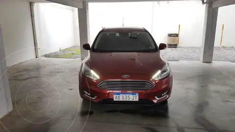 Ford Focus Sedan 2.0L Titanium Aut usado (2017) color Rojo Bari precio $4.100.000