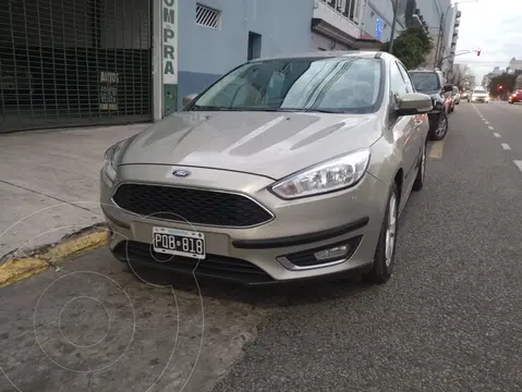 foto Ford Focus Sedán 2.0L SE Plus usado (2016) color Gris precio u$s13.000