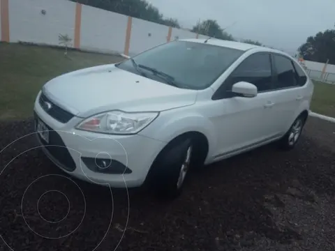 Ford Focus Sedan 1.8L Ambiente TDi usado (2013) color Blanco precio $7.900.000