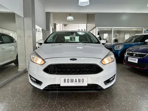 Ford Focus Sedan 2.0L SE Plus Aut usado (2016) color Blanco Oxford precio $8.300.000