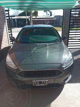 Ford Focus Sedan 1.6L S usado (2015) color Gris Mercurio precio u$s11.700