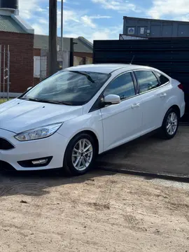 Ford Focus Sedan 2.0L SE usado (2018) color Blanco Oxford precio $19.300.000