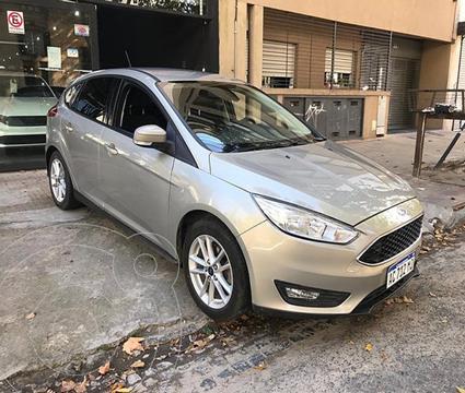 foto Ford Focus 5P 1.6L S usado (2018) color Gris precio $1.725.000
