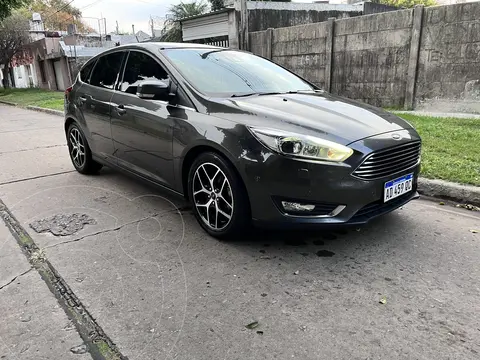 Ford Focus 5P 2.0L Titanium Aut usado (2019) color Gris precio $20.500.000