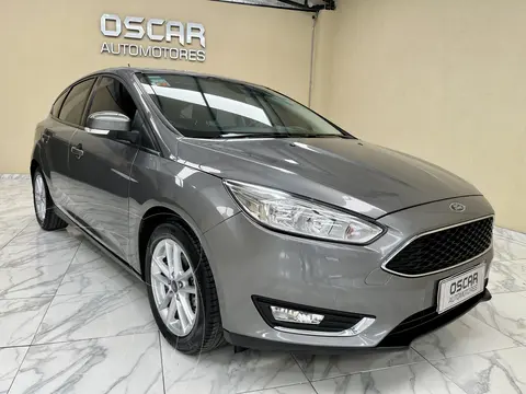 foto Ford Focus 5P 2.0L SE usado (2018) color Gris Mercurio precio $5.100.000