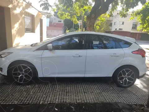 Ford Focus 5P 2.0L Titanium Aut usado (2015) color Blanco precio u$s14.500