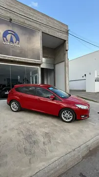 Ford Focus FOCUS L/16 1.6 5 P S usado (2017) color Rojo precio $18.700.000