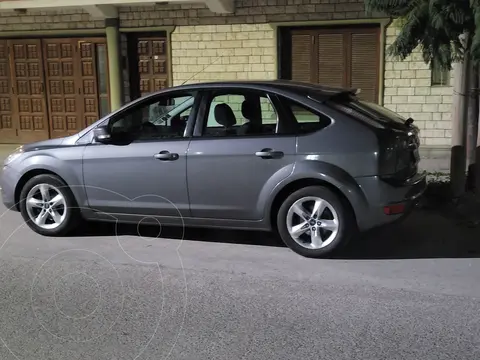 Ford Focus 5P 1.6L Trend usado (2013) color Gris Mercurio precio $9.800.000