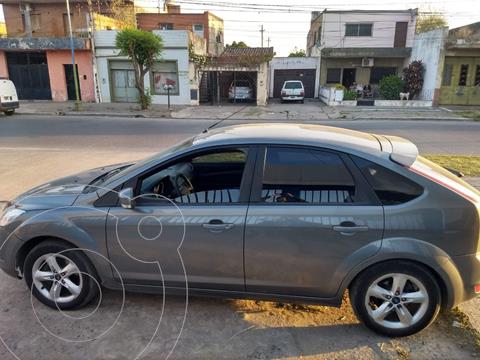 foto Ford Focus 5P 1.6L Trend usado (2013) color Gris Mercurio precio $989.000