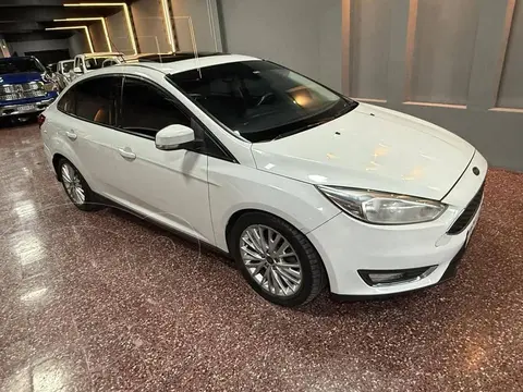 Ford Focus 5P 2.0L SE Plus usado (2017) color Blanco precio u$s16.800