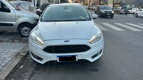 Ford Focus 5P 2.0L SE Plus Aut usado (2018) color Blanco Oxford precio u$s16.500