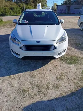 Ford Focus 5P 2.0L Titanium usado (2016) color Blanco precio u$s13.500