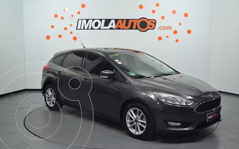 Ford Focus 5P 1.6L S usado (2017) color Gris precio $1.650.000